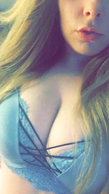 , 21  female escort, Fort McMurray