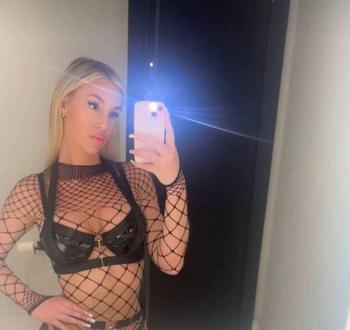 Laura, 25 Caucasian/White female escort, Fort McMurray