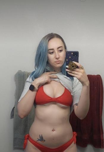 Roxanne, 26 Caucasian/White female escort, Fort McMurray