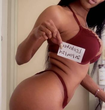 Kelly READ AD, 22 Latino/Hispanic female escort, Fort McMurray