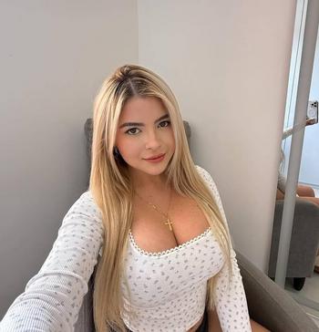 Kenia, 27 Latino/Hispanic female escort, Fort McMurray