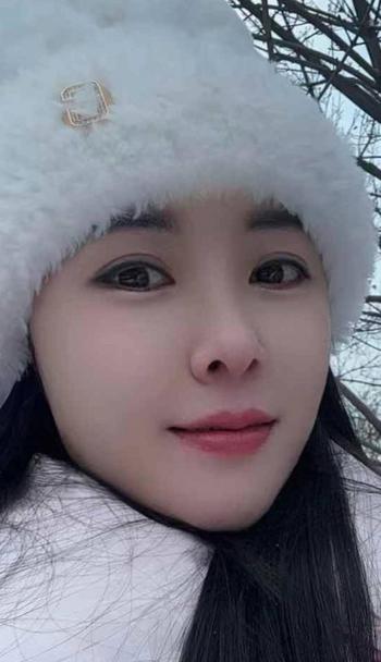 Ada, 22 Asian female escort, Fort McMurray